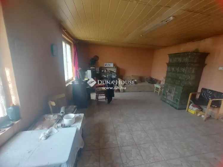 40m2-es ház Debrecenben 1140m2-es telken eladó