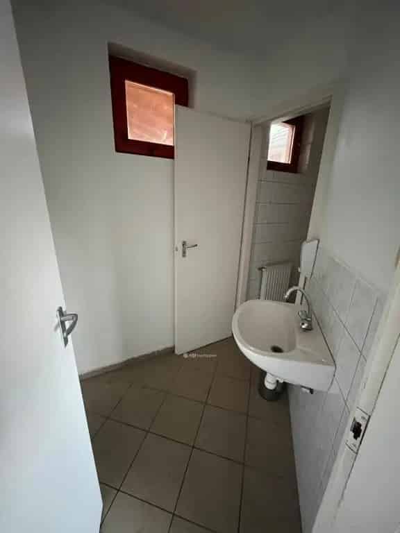 Kazári vegyes üzleti-lakóingatlan eladó nagy telekkel