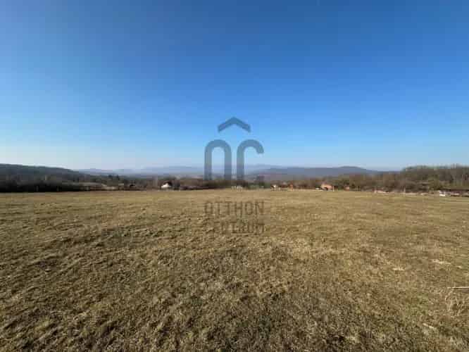 Verőcei panorámás telek eladó befektetésre építkezésre