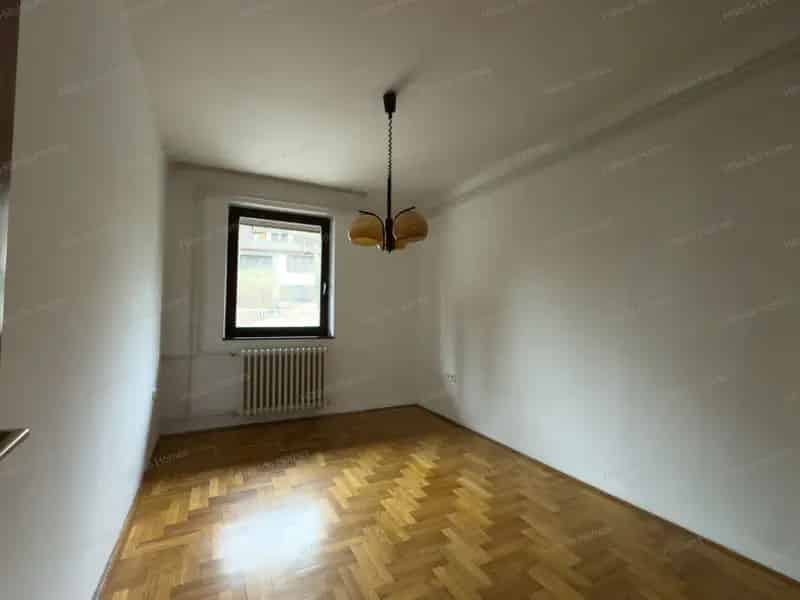 175nm-es Sorház Istenhegyen - 4 Hálószoba - Kert - Garázs