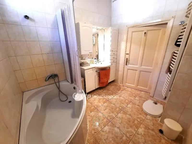 Szentesi ipari ingatlan eladó - lakóház, garázs, csarnok, műhely