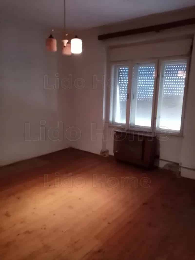 Siófok Kiliti 3 szobás felújítandó társasházi lakás eladó