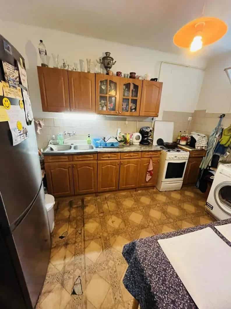 Naszályi családi ház eladó 1953 nm-es telken