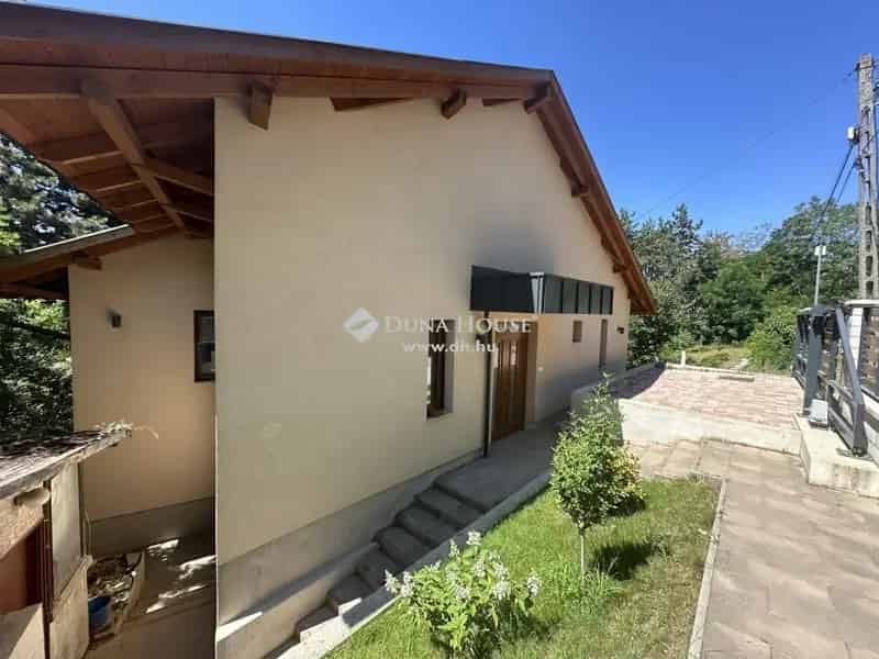 Piliscsabai családi ház eladó panorámás kerttel