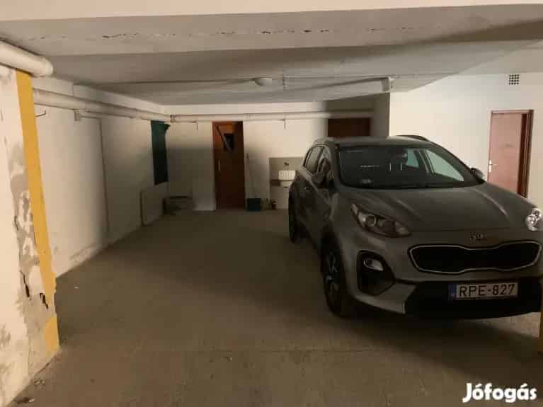 Eladó teremgarázs Kaposvár Honvéd utca 15nm