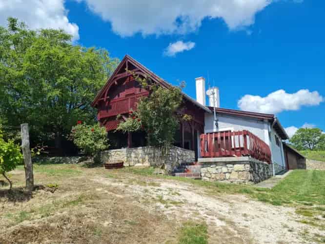 Balatoncsicsói eladó nyaraló panorámával