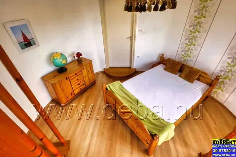Egyedi Villa Balatonlellén Toronyszobával 220 nm 3 Szint