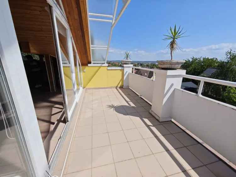 Balatonalmádi 250 m2-es 3 szintes családi ház eladó
