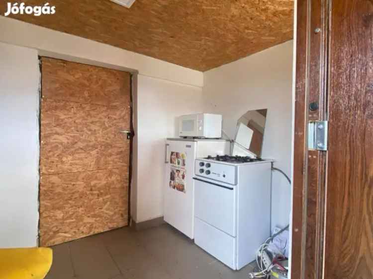 Várhegyi panorámás ingatlan eladó két épülettel Sátoraljaújhelyen