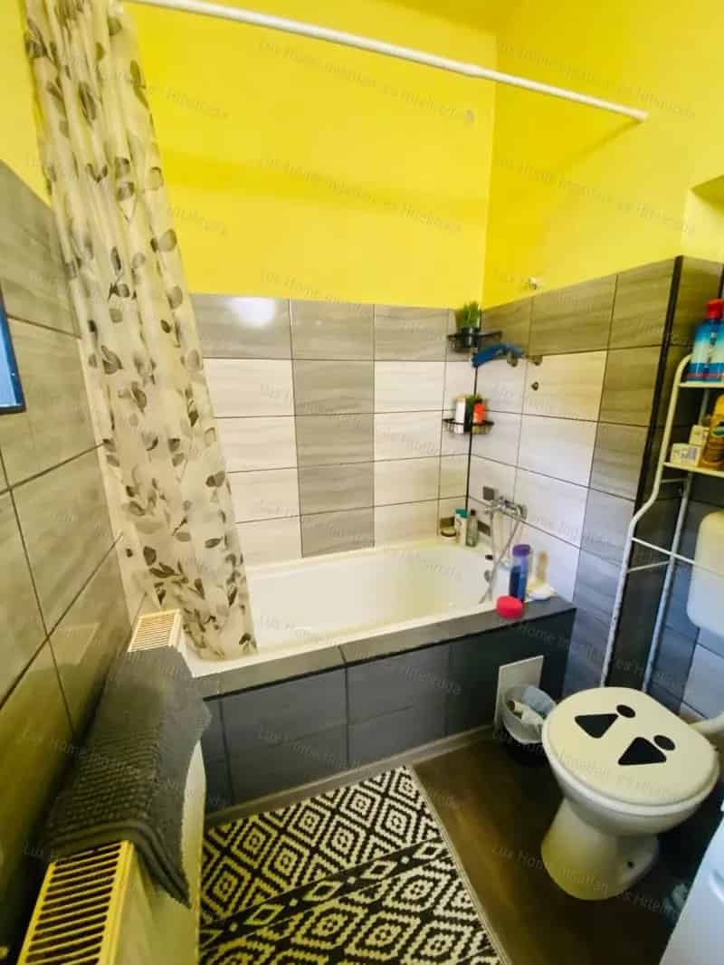 54 m2-es családi ház 737 m2-es telken külön lakrész is
