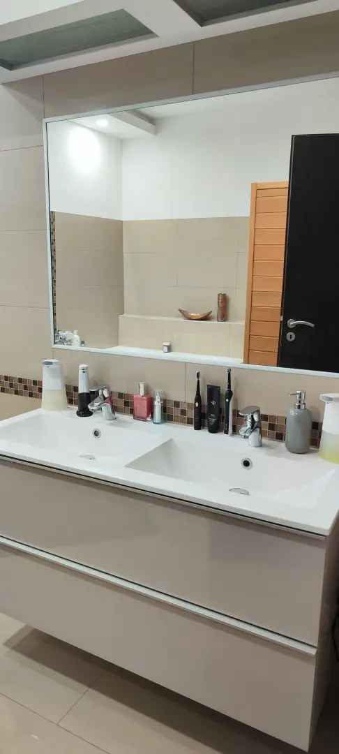 Győrszentiváni Luxus Családi Ház Eladó
