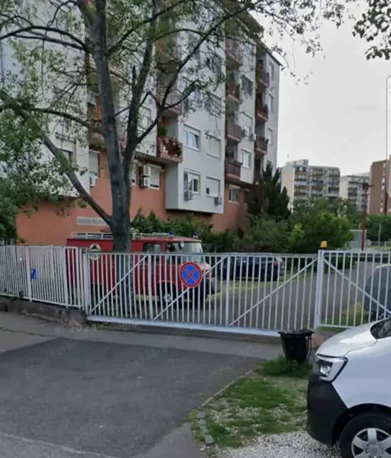 Garázs Eladó , Közép-Magyarország