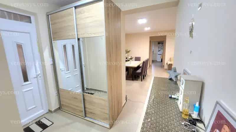 Ez az álomszép ingatlan most 89 990 000.-forintért az Öné lehet! Ne hagyja ki ezt a páratlan lehetőséget – hívjon még ma, és tekintse meg személyesen .